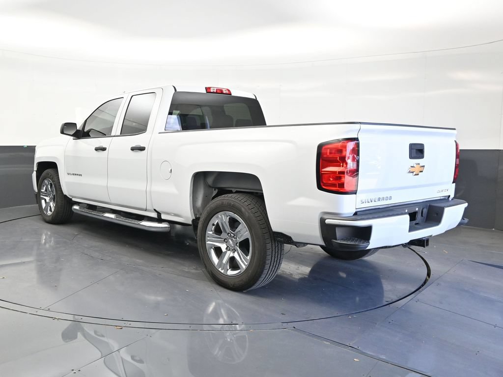 Used 2018 Chevrolet Silverado 1500 Custom w/ Custom Value Package RWD image 3