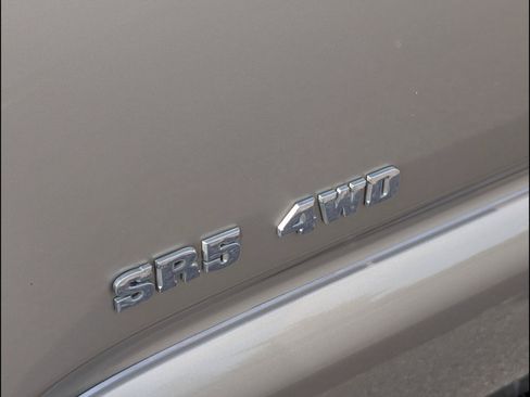 Used 2006 Toyota 4Runner SR5 AWD/4WD image 8