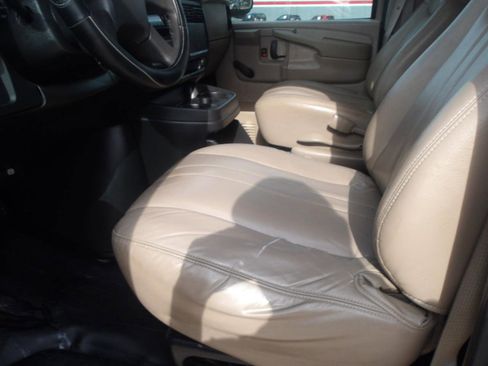 Used 2007 Chevrolet Express 1500 image 16