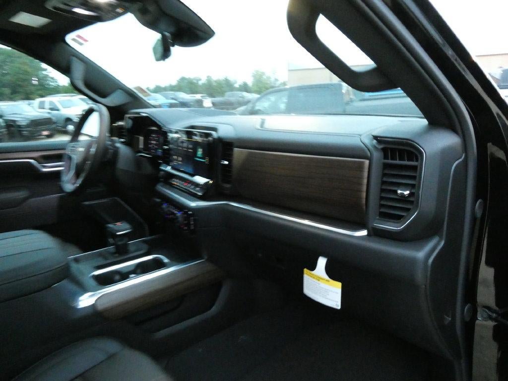 New 2026 Chevrolet Silverado 1500 High Country w/ Technology Package AWD/4WD image 14