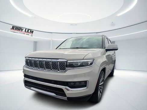 Used 2022 Jeep Grand Wagoneer Series II w/ Premium Group II image 5