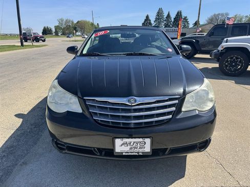 Used 2009 Chrysler Sebring Touring w/ Electronics Convenience Group FWD image 3
