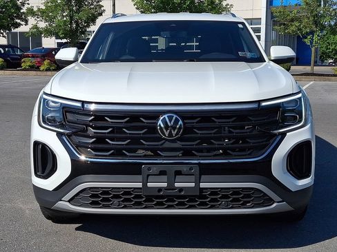 Used 2024 Volkswagen Atlas Cross Sport SE AWD/4WD image 3