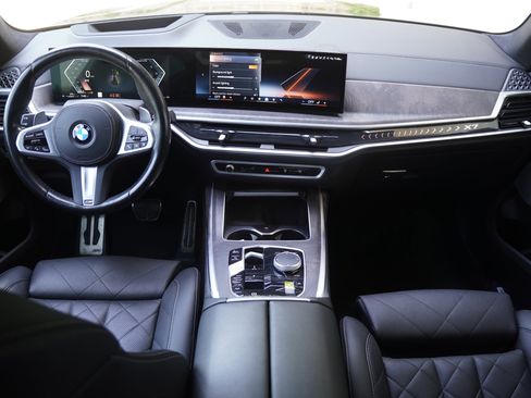 Used 2024 BMW X7 xDrive40i w/ M Sport Package AWD/4WD image 16