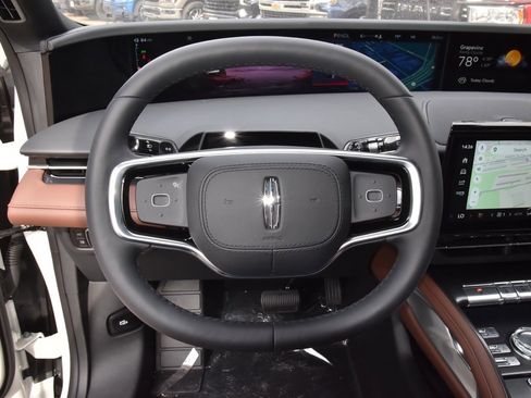 New 2026 Lincoln Nautilus Reserve w/ Jet Appearance Package image 22