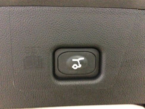 Used 2023 Lincoln Nautilus Reserve AWD/4WD image 7