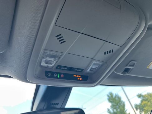 Used 2025 Chevrolet Blazer LT image 25