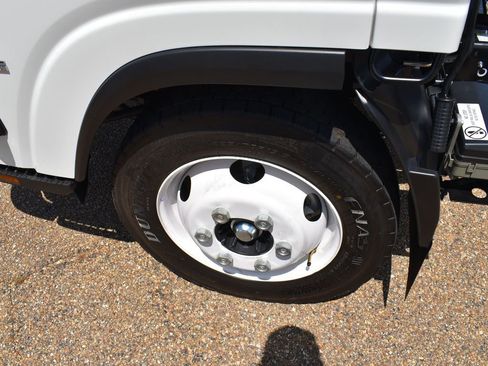 New 2025 Chevrolet Low Cab Forward image 18