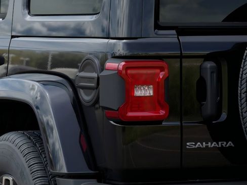 New 2025 Jeep Wrangler Unlimited Sahara AWD/4WD image 9
