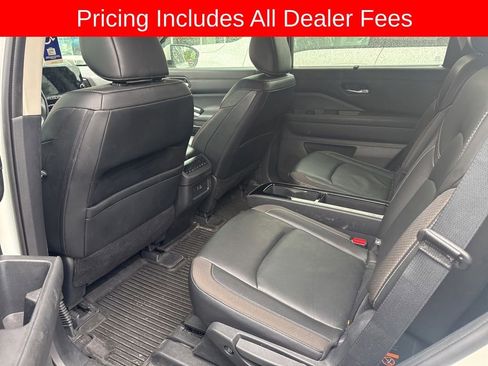 Certified 2023 Nissan Pathfinder SL w/ SL Premium Package AWD/4WD image 8