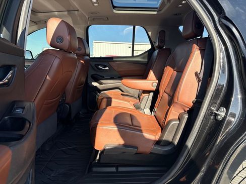 Used 2018 Chevrolet Traverse High Country AWD/4WD image 32