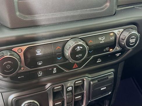 Used 2021 Jeep Wrangler Unlimited Sport image 19