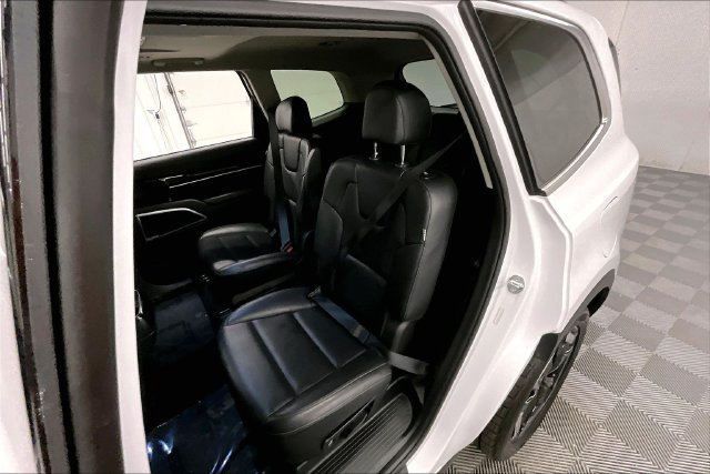 Used 2025 Kia Telluride S AWD/4WD image 25