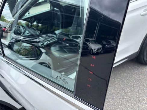 Used 2022 Lincoln Corsair AWD w/ Equipment Group 101A image 10