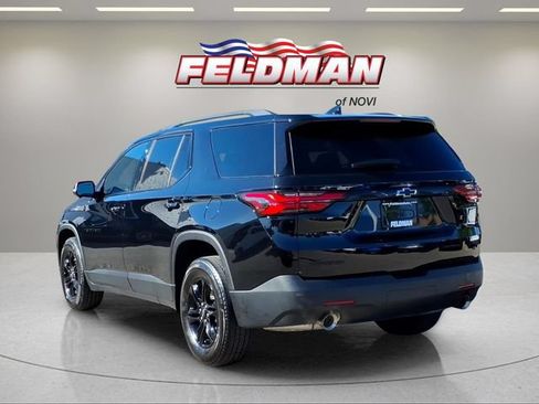 Used 2023 Chevrolet Traverse LT FWD image 3