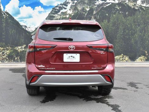 New 2026 Toyota Highlander Platinum image 5