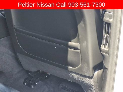 Used 2024 Jeep Wagoneer L Series II RWD image 19