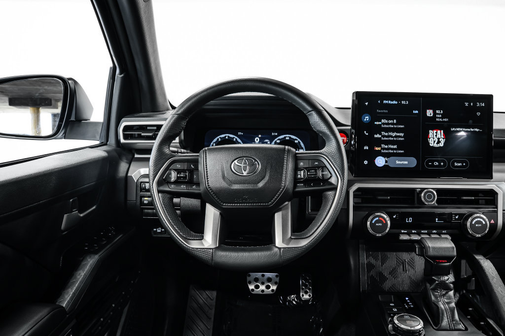 Used 2025 Toyota Tacoma TRD Sport AWD/4WD image 21