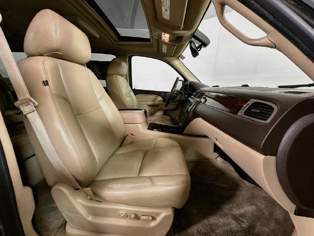 Used 2013 GMC Yukon XL Denali AWD/4WD image 36