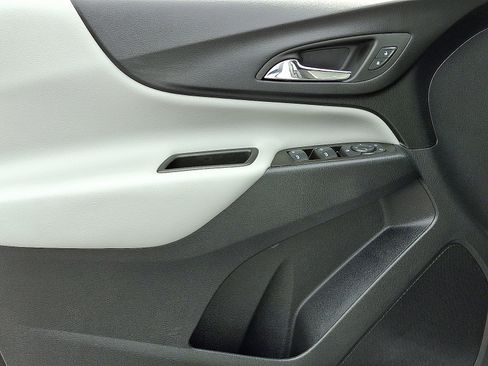 Used 2023 Chevrolet Equinox LS w/ LS Convenience Package image 12