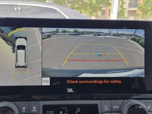 Used 2025 Toyota Grand Highlander AWD Hybrid image 32