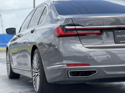 Used 2020 BMW 750i xDrive w/ Executive Package AWD/4WD image 13