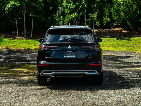 New 2025 Mitsubishi Outlander AWD image 7