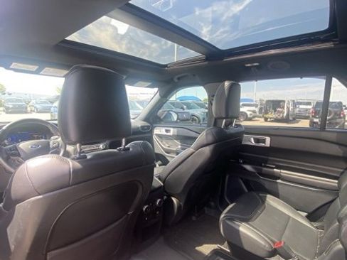 Used 2020 Ford Explorer ST w/ ST Street Pack image 7