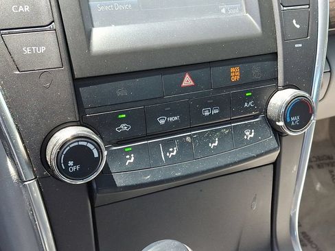 Used 2015 Toyota Camry LE FWD image 16