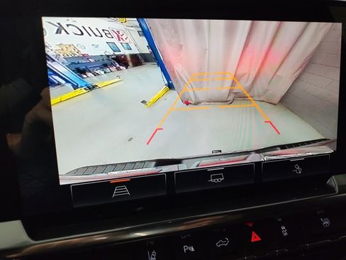 New 2025 GMC Sierra 2500 SLE w/ SLE Convenience Package image 26