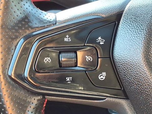 Used 2025 Chevrolet Trax RS w/ Sunroof Package FWD image 26