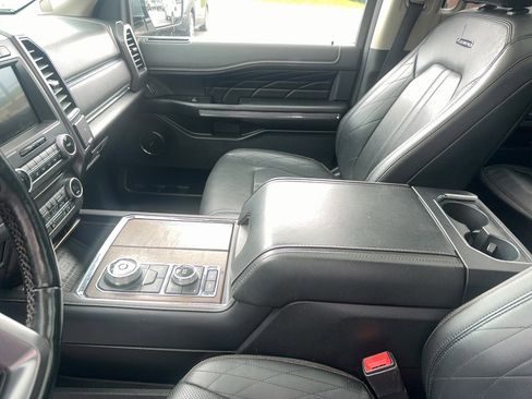 Used 2018 Ford Expedition Platinum AWD/4WD image 22