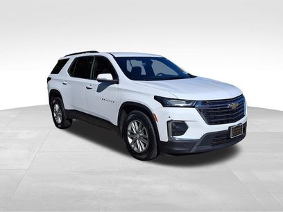 Used 2023 Chevrolet Traverse LT