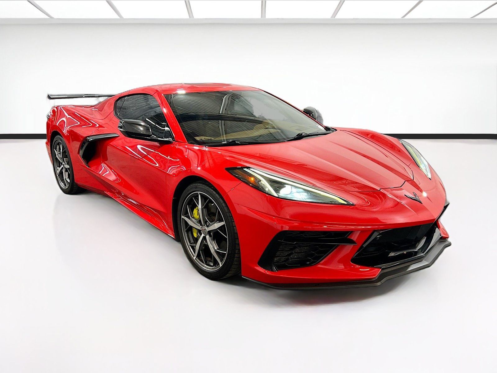 Used 2021 Chevrolet Corvette Stingray Premium Cpe w/ Z51 Performance Package RWD image 3