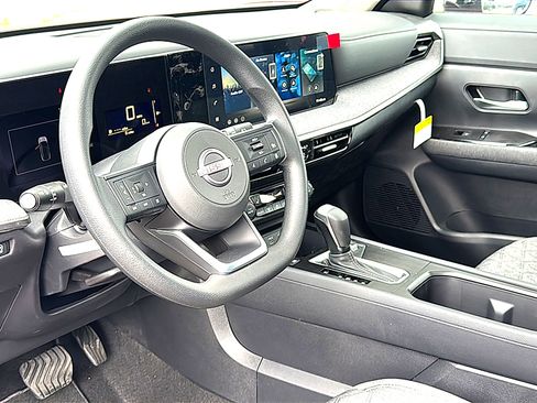 New 2026 Nissan Kicks SV w/ SV Premium Package FWD image 9
