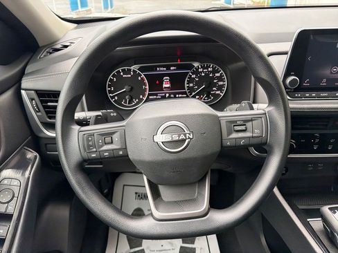 Used 2025 Nissan Rogue S FWD image 32