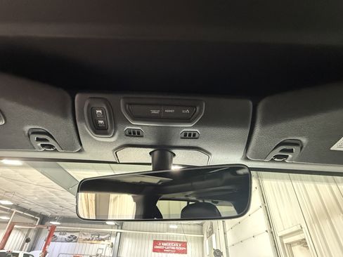 Used 2021 Jeep Wrangler Unlimited Sahara image 25