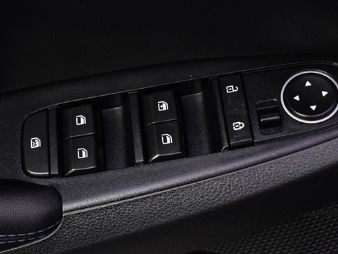 Used 2023 Kia Seltos S image 23