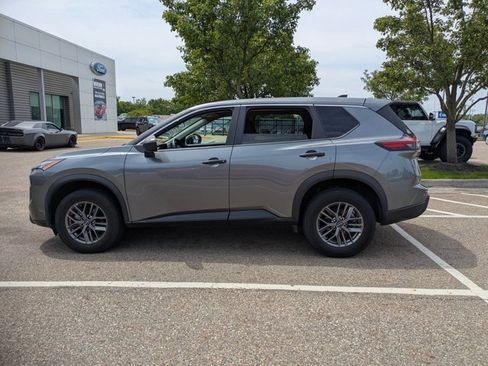 Used 2024 Nissan Rogue S AWD/4WD image 8