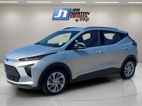 Used 2023 Chevrolet Bolt EUV LT w/ Driver Confidence Package image 1