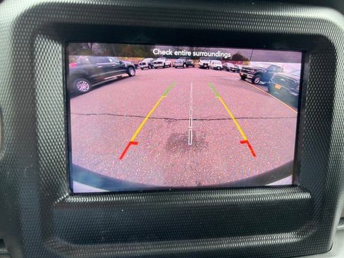 Used 2018 Jeep Wrangler Unlimited Sport S AWD/4WD image 13