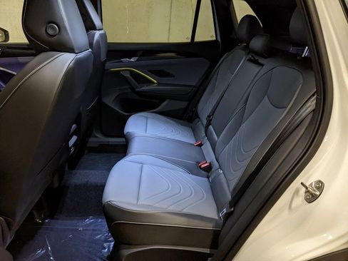 New 2026 Volkswagen Tiguan SE R-Line image 22