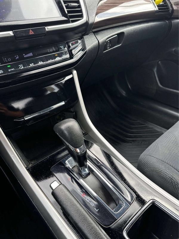 Used 2016 Honda Accord EX image 21