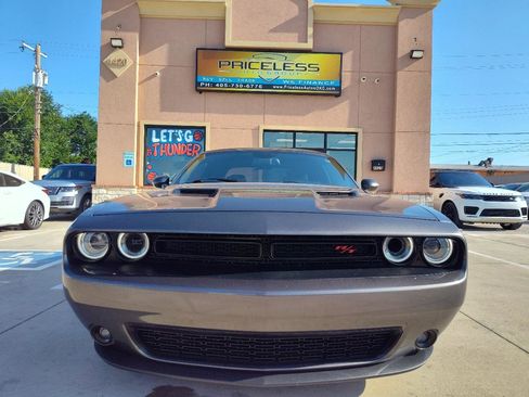 Used 2015 Dodge Challenger R/T w/ Quick Order Package 22B R/T RWD image 9