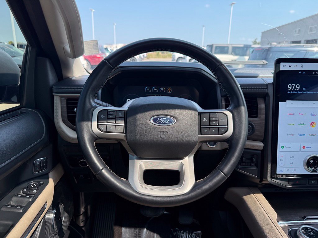 Used 2023 Ford Expedition Limited AWD/4WD image 39