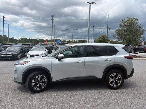 Used 2023 Nissan Rogue SV FWD image 4