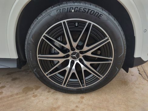 New 2025 Mercedes-Benz GLC 43 AMG 4MATIC image 9