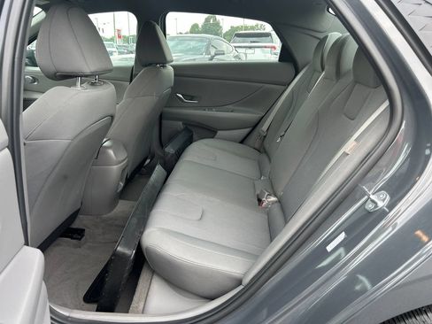 Used 2024 Hyundai Elantra SE FWD image 14