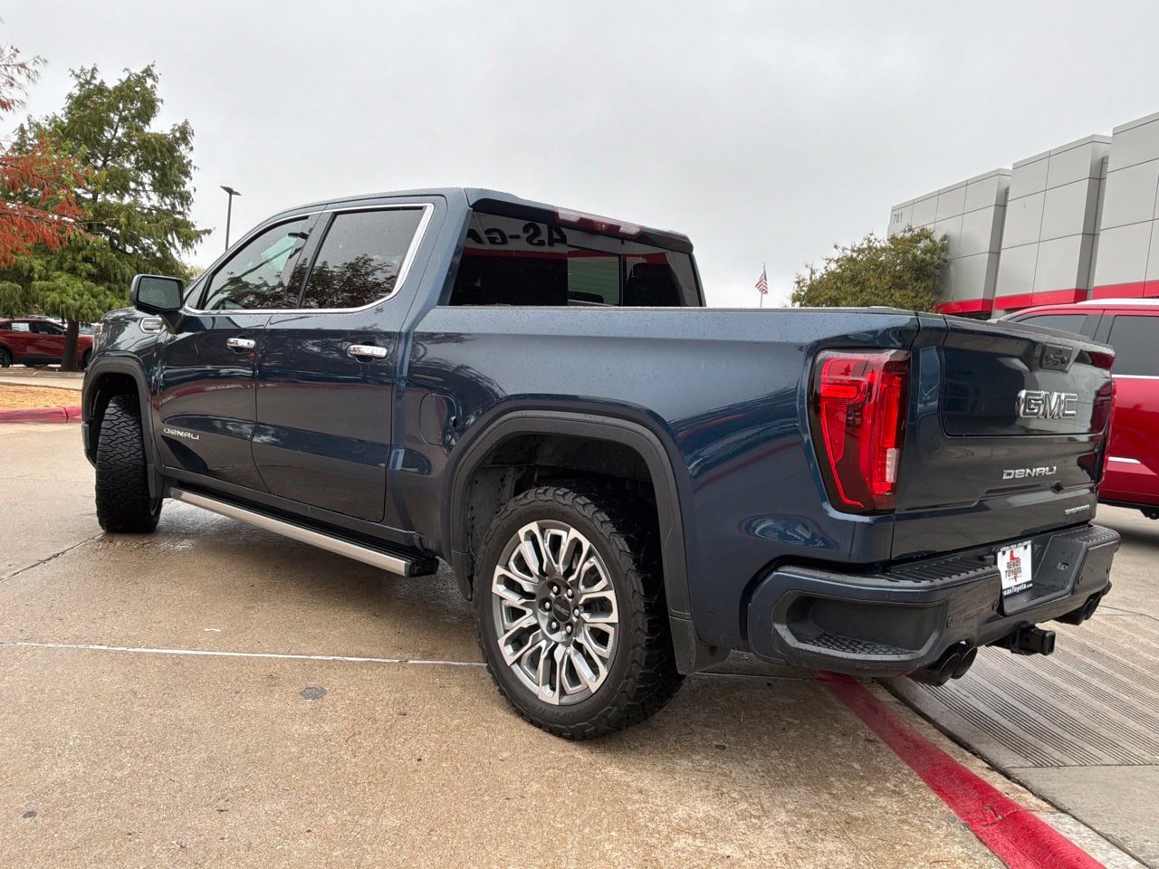 Used 2023 GMC Sierra 1500 Denali w/ Denali Reserve Package AWD/4WD image 8