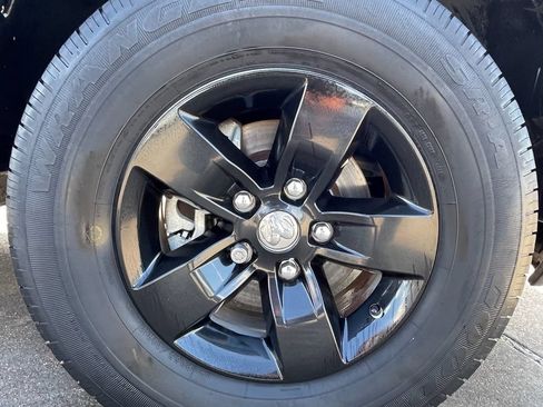 Used 2019 RAM 1500 Tradesman w/ Chrome Plus Package RWD image 9